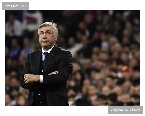 终场哨响，皇马主帅安切洛蒂凝视积分榜表情凝重